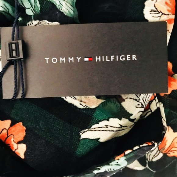 Tommy Hilfiger Medium Urban Folklore Long Sleeve Floral Peasant Top NWT - Picture 9 of 11